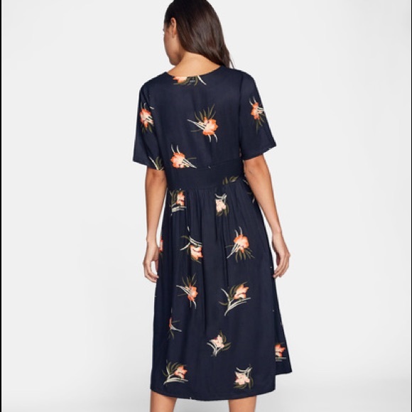 🔆RVCA🔆 AVENUE DRESS - Picture 10 of 12